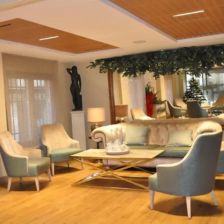 Hotel Selu 3*
